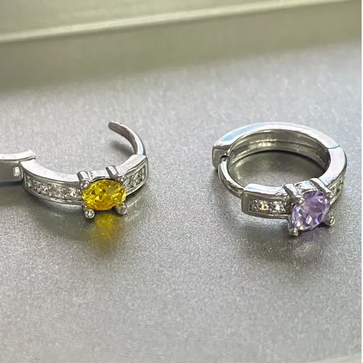 铜合金耳饰 新款爆品华子空托成品耳骨环时尚满钻ins钛合金耳环圈