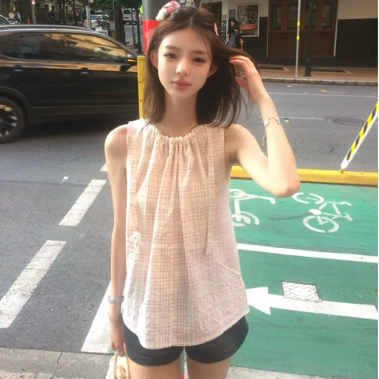 法式甜辣穿搭夏季新款时尚气质挂脖无袖百搭上衣配显瘦高腰短裤女