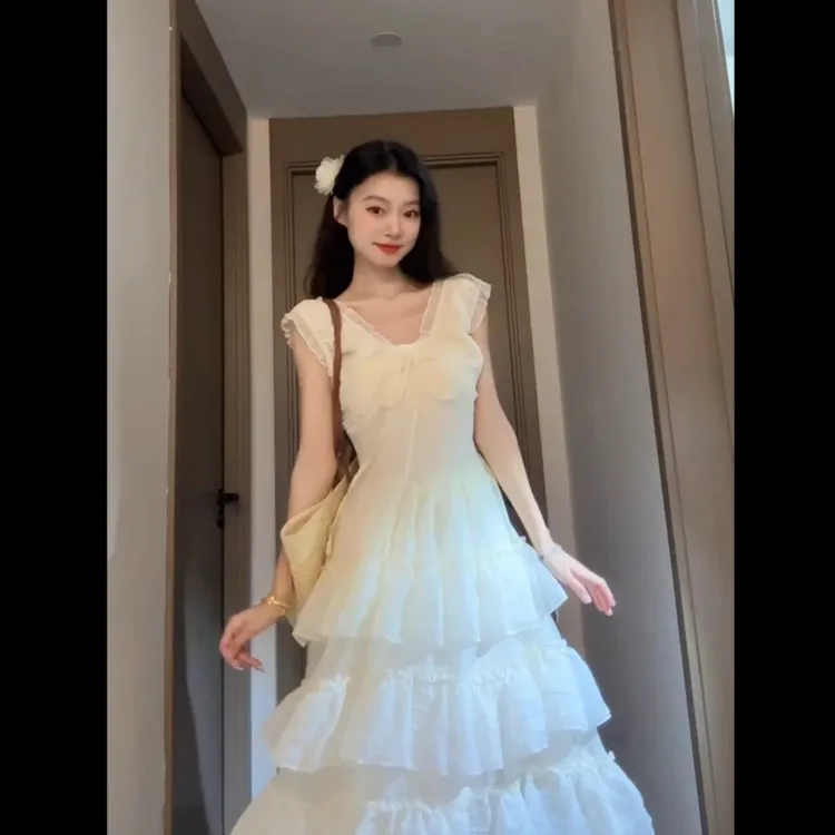 2025夏季新款纯欲V领蝴蝶结收腰蛋糕裙女夏气质温柔风度假长裙