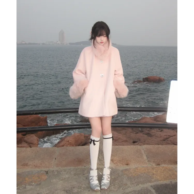 法式富家名媛千金高级感毛呢外套秋冬新款加厚保暖毛领斗篷大衣女