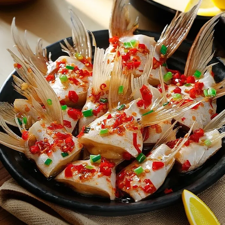 新鲜速冻巴沙鱼鳍龙利鱼鱼胶鱼鳍肉鮰鱼鱼翅下巴烧烤2斤冷冻顺丰