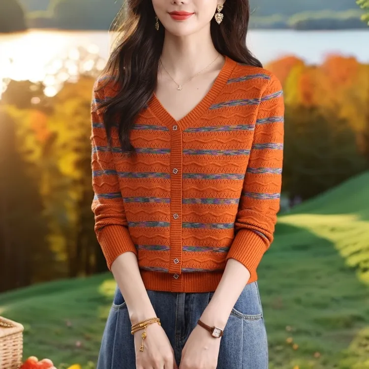 洋气春秋款毛衣女套头条纹假开衫宽松外穿慵懒风上衣圆领小外套