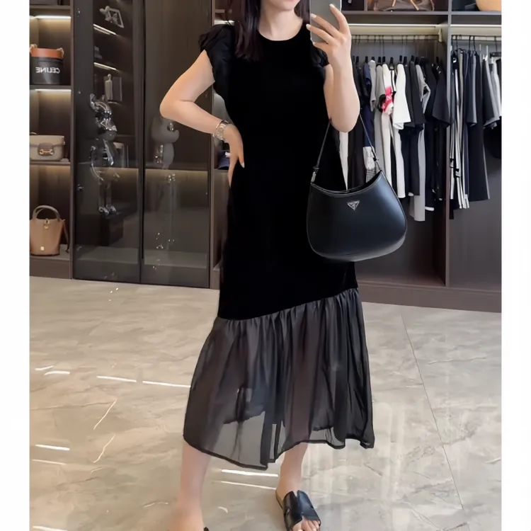 大码女装夏季时尚设计感拼接短袖连衣裙胖mm韩系精致显瘦小黑裙子