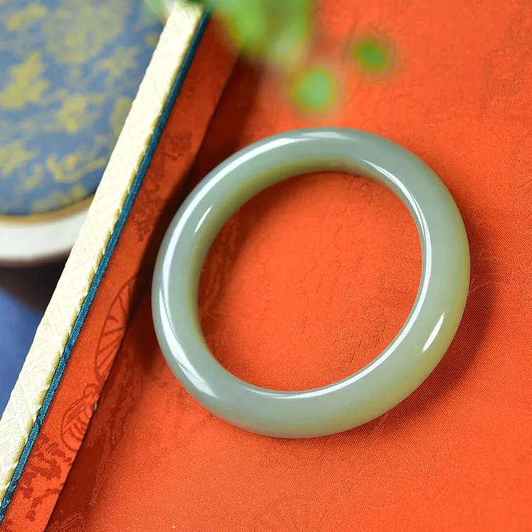 和田玉且末蓝手镯，圈口：58.1