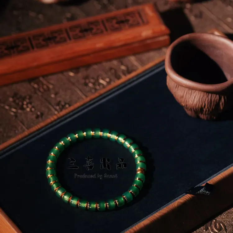 金盾绿玛瑙单圈手串