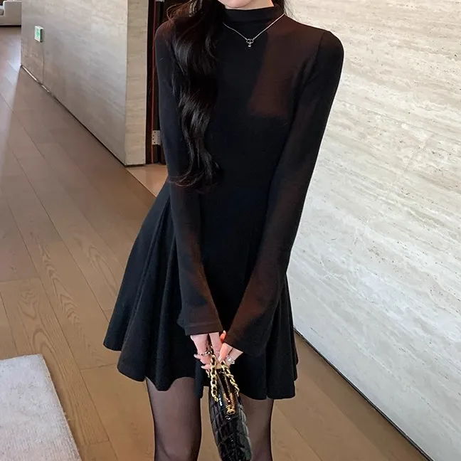 黑色针织连衣裙女秋冬新年2025半高领新款小个子气质内搭A字短裙