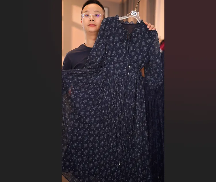 新C32蓝色花XW1宽松连衣裙女装连衣裙显瘦长款