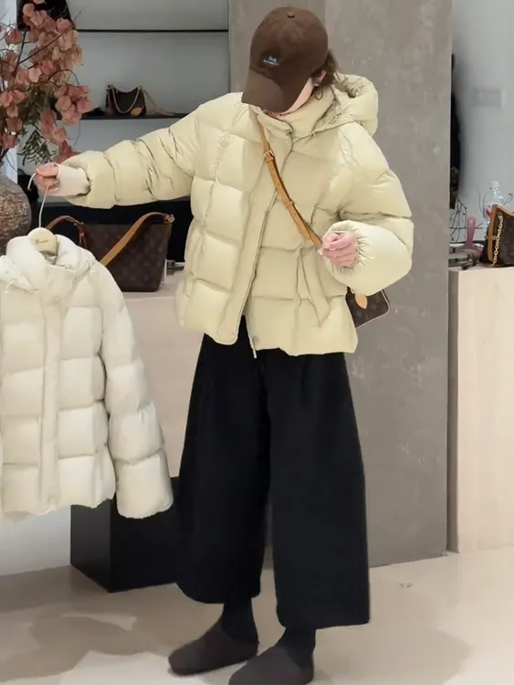 韩版云朵泡芙连帽羽绒服女2025冬季新款宽松显瘦白鸭绒保暖面包服