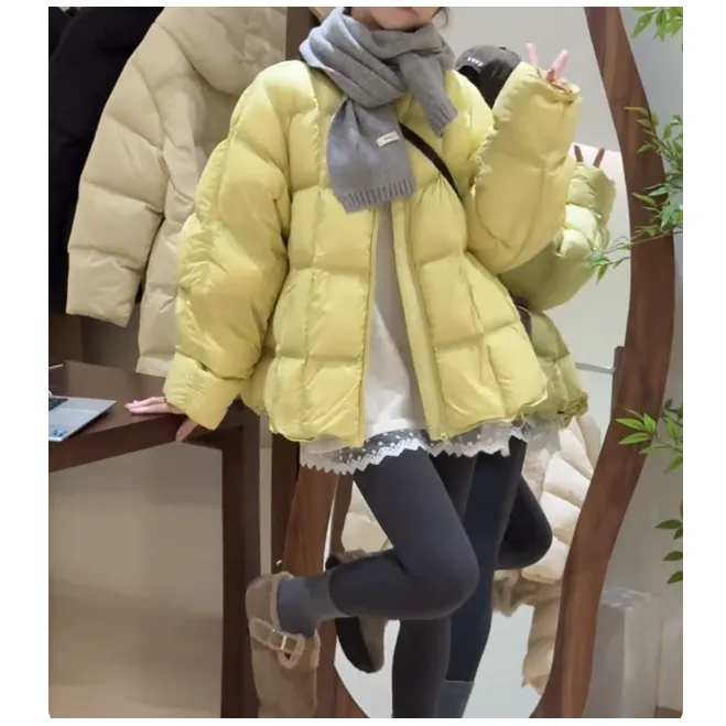 短款泡芙服女冬装新款2025流行轻薄保暖爆款面包服厚外套