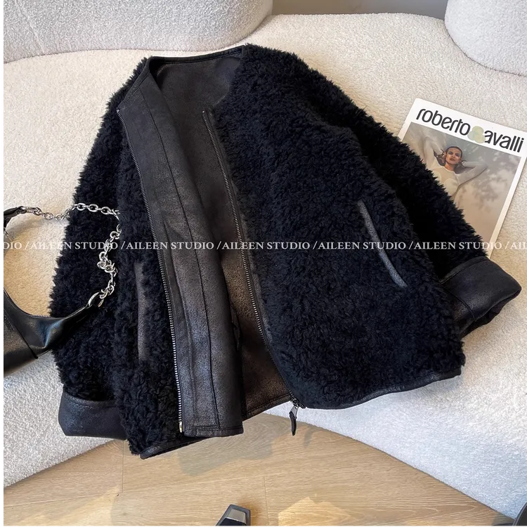 2025冬季新款高级感黑色设计感外套女装通勤小众宽松加厚保暖上衣