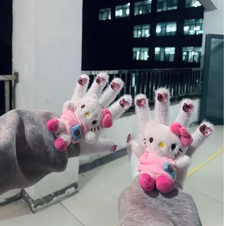 带钻原创凯蒂猫手套冬季保暖水貂毛可爱骑行五指手套日系可爱KT猫