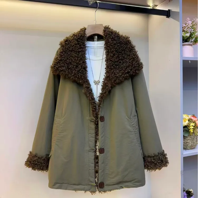 新款大码女装欧货时尚高品质纯色大翻领棉服外套