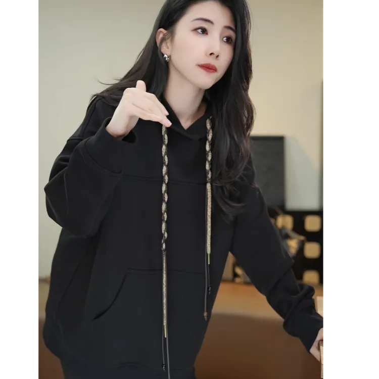 小乖逃休闲时尚黑色卫衣双帽绳木头连帽黑白色慵懒风宽松百251102