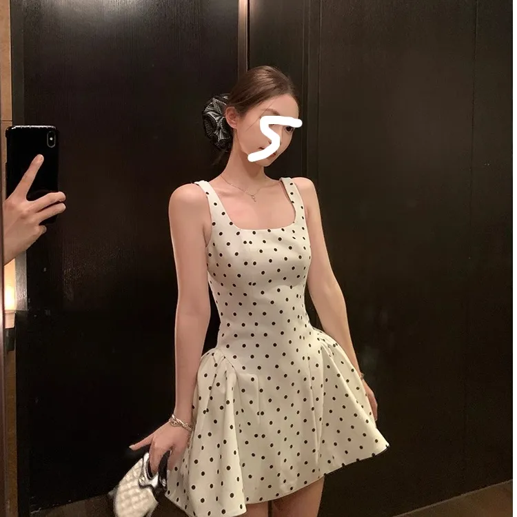 虞书欣jennie同款法式辣妹波点方领高腰收腰连衣裙气质吊带短裙子
