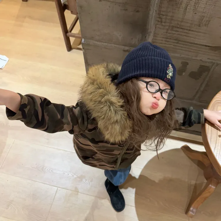 壹妈童装女童时尚套装秋季新款洋气儿童黑色短款毛衣打底衫牛仔裤