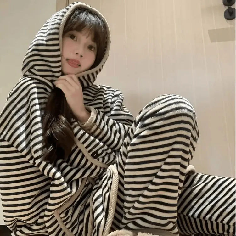 韩系高级时尚法兰绒睡衣连帽女冬季新款毛绒大码可外穿家居服套装