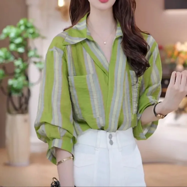 春夏新款复古撞色条纹七分袖衬衫女气质休闲宽松绿色防晒上衣2216