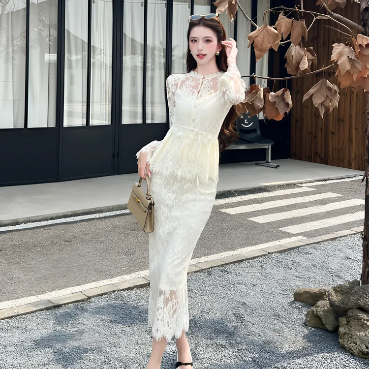 高级感名媛轻奢镂空两件套秋冬季新款蕾丝刺绣上衣包臀半身裙套装