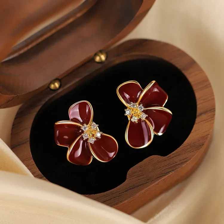 铜合金合成锆石耳饰 红色花朵耳钉高级2026马本命年耳环女过新年