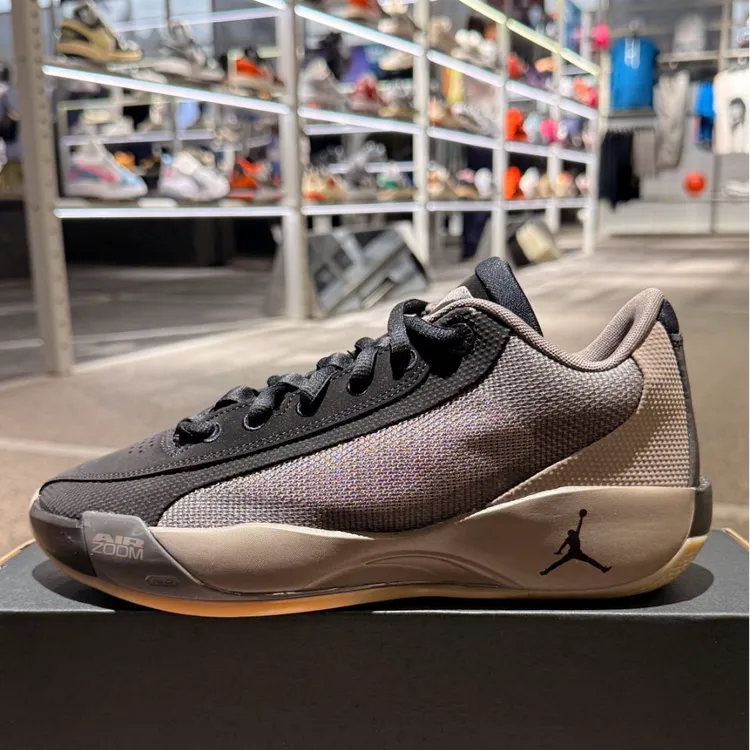 NIKE耐克男鞋运动球鞋玩球穿搭东契奇时尚百搭篮球鞋HF0819-200