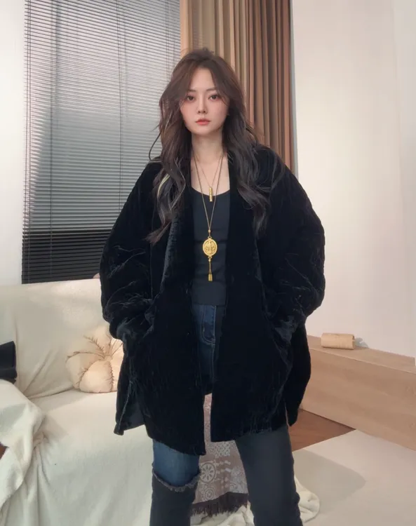 museguhui/木色古汇825131#丝绒行线阔版棉服V领极简风气质棉服