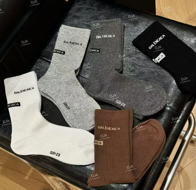 秋冬新款简约字母运动袜欧货洋气堆堆袜女款潮搭中筒袜B923