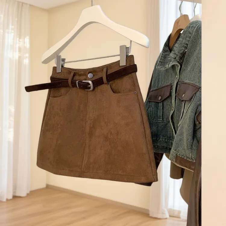 美拉德棕色鹿皮绒半身裙女2025新款秋冬新款高腰复古包臀a字短裙