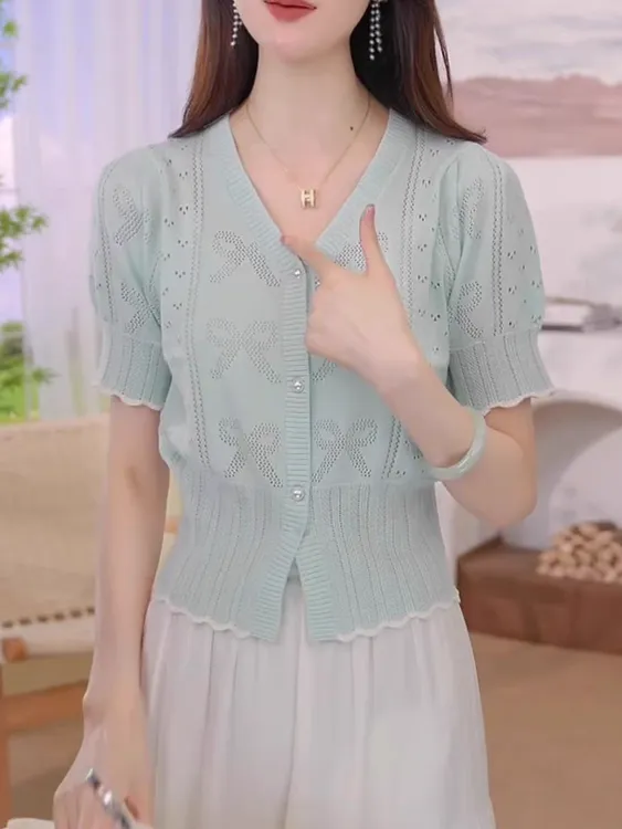 2025夏季优雅减龄短袖薄款v领镂空透气冰丝针织开衫小外搭上衣女