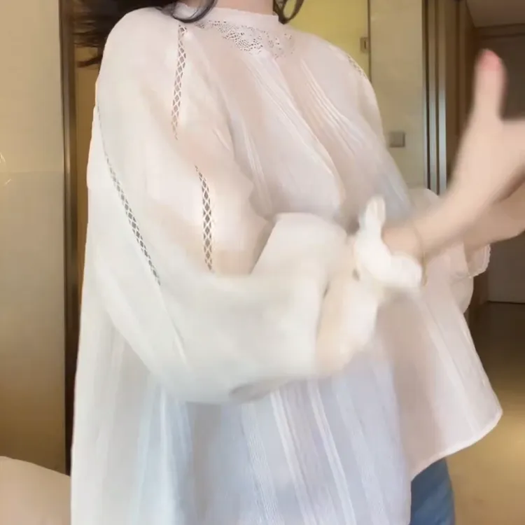 洋气新款百搭设计感韩系镂空泡泡袖衬衫LK2501292
