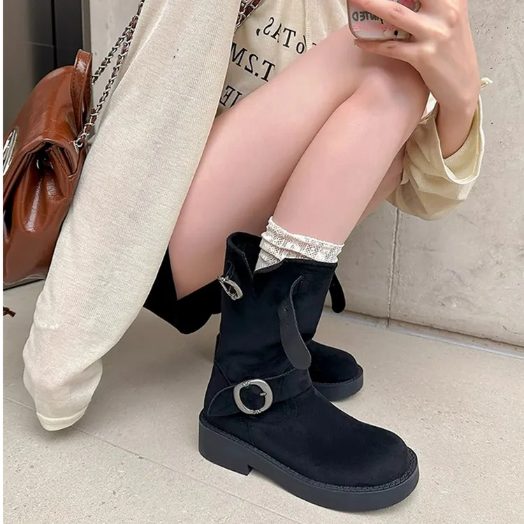 直接锁死~黑色厚底中筒短靴女复古堆堆靴金属扣机车靴马丁靴女秋