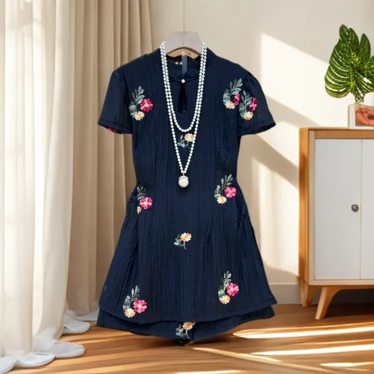 2025夏季新款超好看时尚国风镂空设计感上衣+短裤气质显瘦两件套