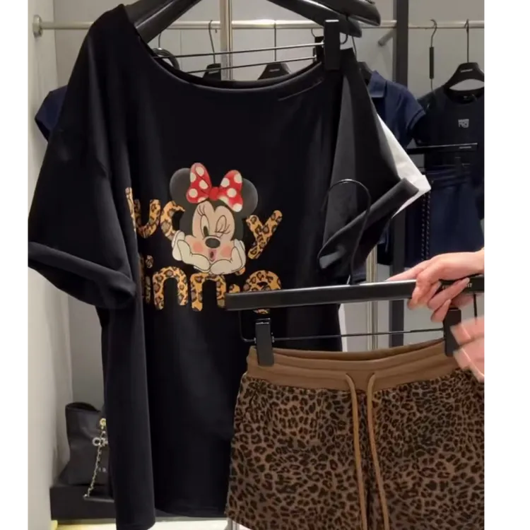 2025夏季小众设计感宽松卡通嘟嘟嘴米妮印花斜开肩T恤上衣短袖女