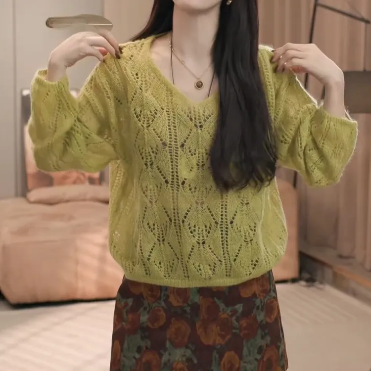 秋季镂空百搭不褪色上衣V领宽松休闲毛针织衫LK2506397