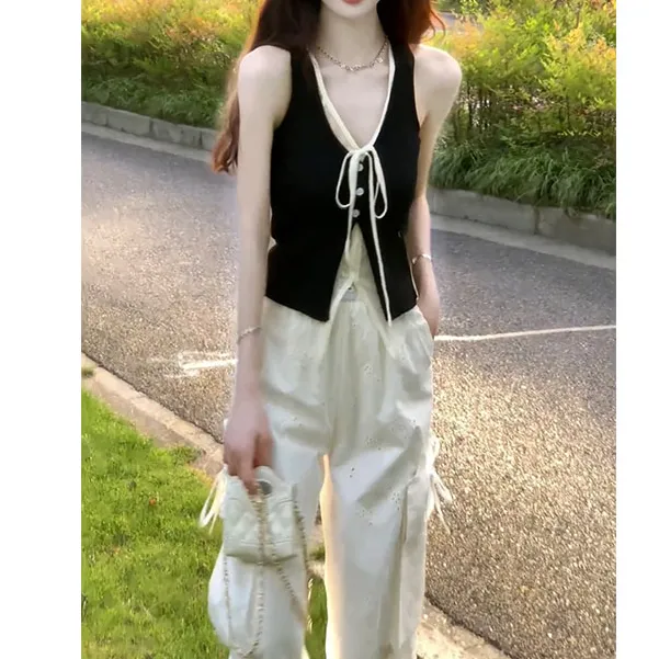 时尚穿搭女2025夏季新款百搭V领修身无袖背心显瘦可以口头两件套