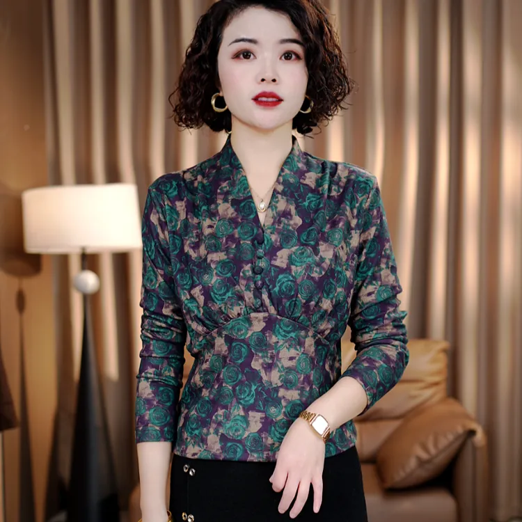 秋冬新款女士加绒V领时尚褶皱显瘦修身洋气玫瑰提花精品打底衫