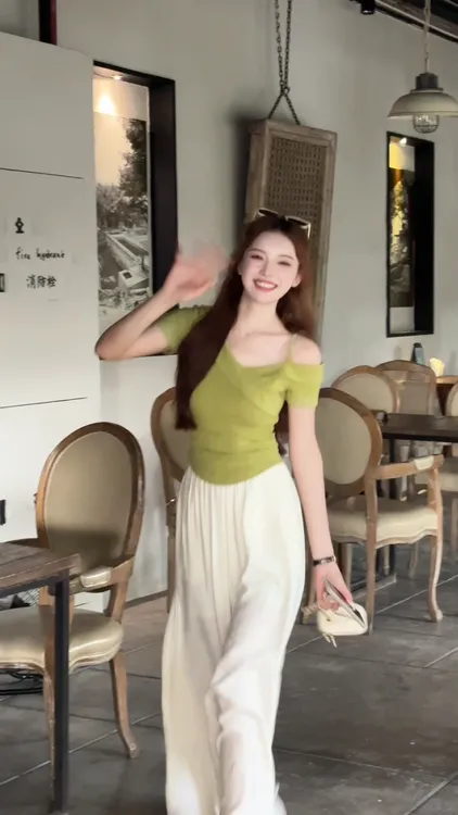 韩系甜美纯欲风斜肩短袖T恤女夏季设计感小众别致上衣休闲阔腿裤