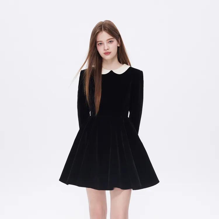 AVENEMENT娃娃领丝绒连衣裙/醋酸拼接高级感长袖小黑裙伞裙女冬