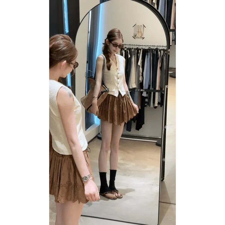 2025夏季新款韩系穿搭小香风马甲背心上衣搭配镂空短裙气质两件套
