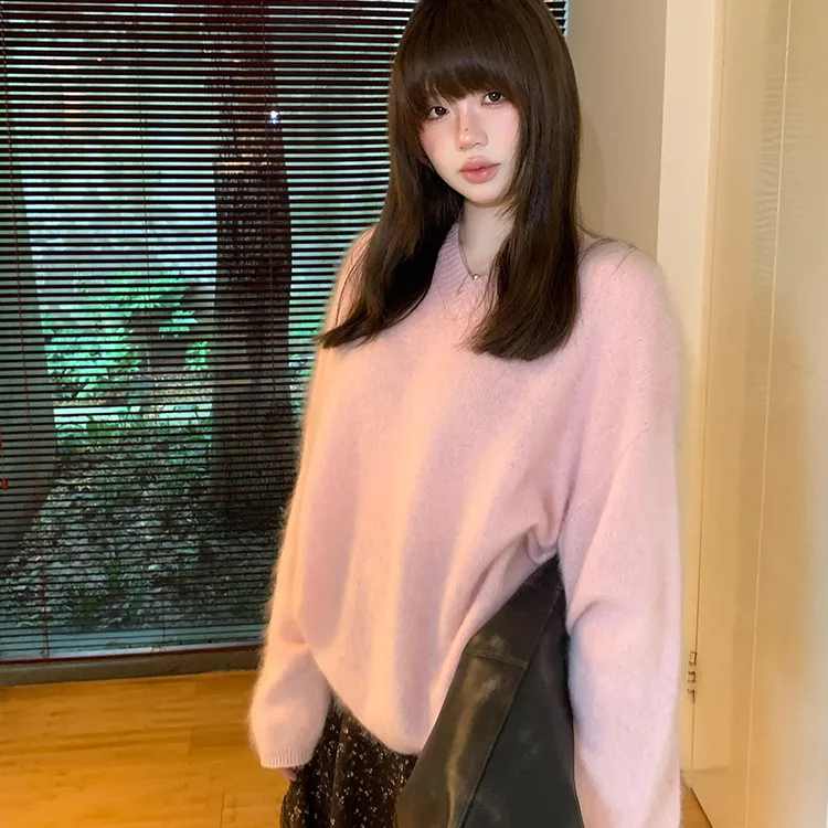 慵懒V领短款毛衣女秋冬韩系复古简约毛绒宽松软糯感圆领套头上衣N