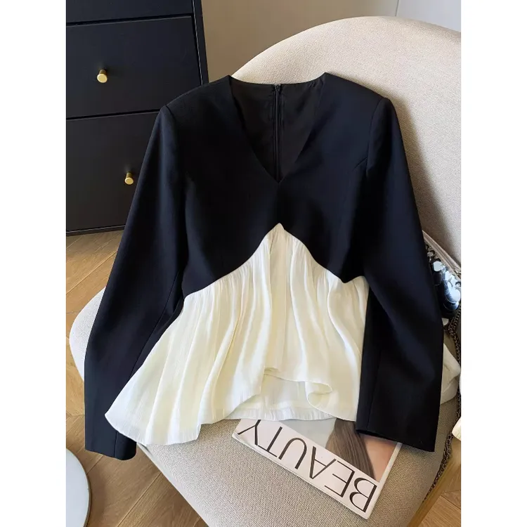 2025早秋新款韩系设计感高级百搭T恤女小香风撞色拼接长袖上衣潮