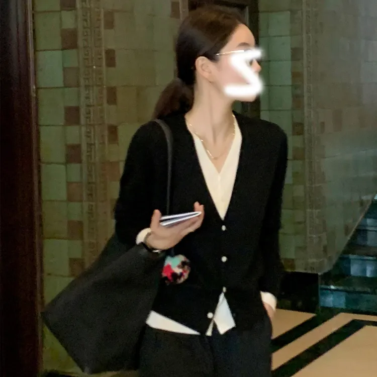 小众设计假两件针织开衫高智风显瘦叠穿通勤毛衣外搭秋季新款上衣