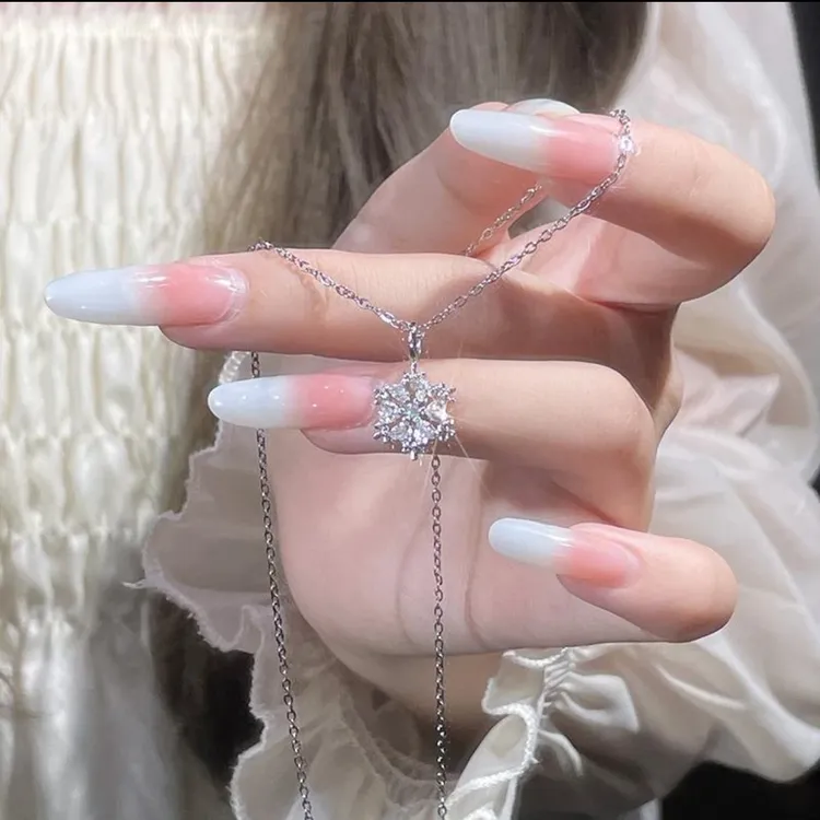 合金吊坠 冬日气质雪花项链女小众满钻设计锁骨链简约坠链甜酷