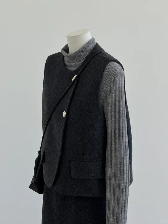 2025秋冬新款韩系穿搭毛呢马甲针织衫裙子通勤轻熟叠穿气质三件套