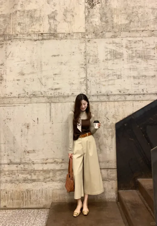 2025夏季韩系穿搭内搭针织衫咖色吊带背心搭配宽松阔腿裤三件套女