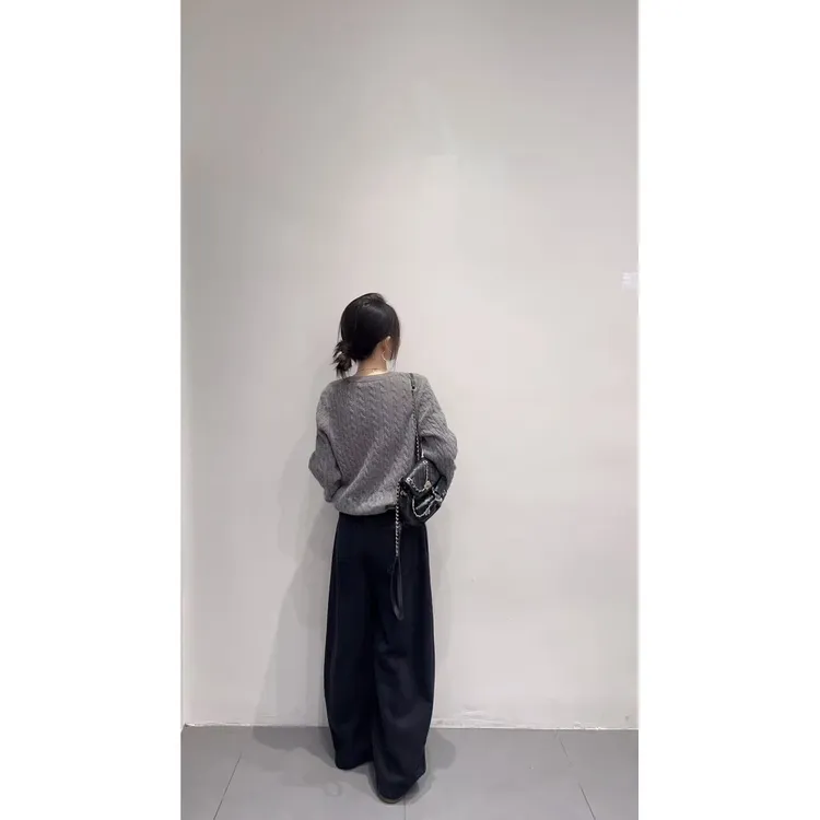 2025秋冬新款韩系简约灰色麻花v领针织衫毛衣气质百搭休闲裤套装