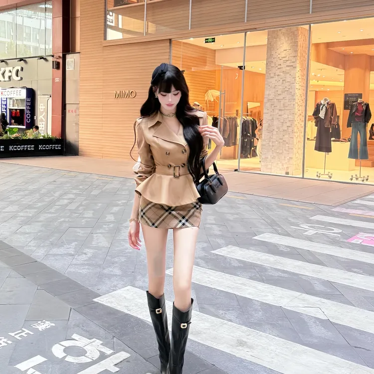 秋季穿搭高级感套装卡其色外套裙裤两件套时尚气质ootd穿搭超好看