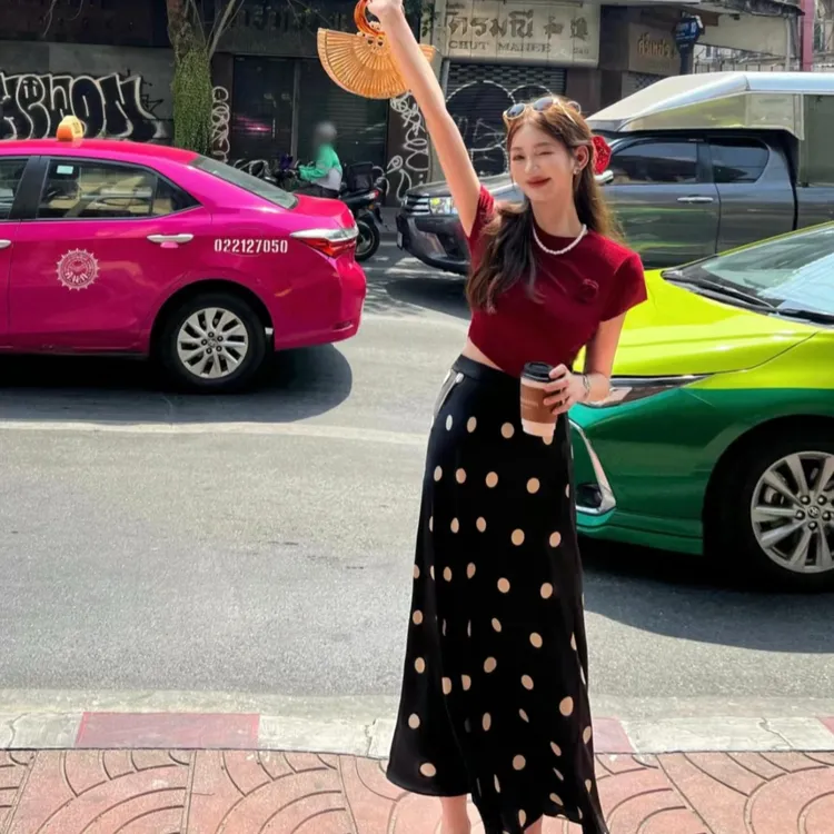 红色短袖上衣+凉感缎面波点鱼尾半身裙女夏季裙子高腰大摆两件套