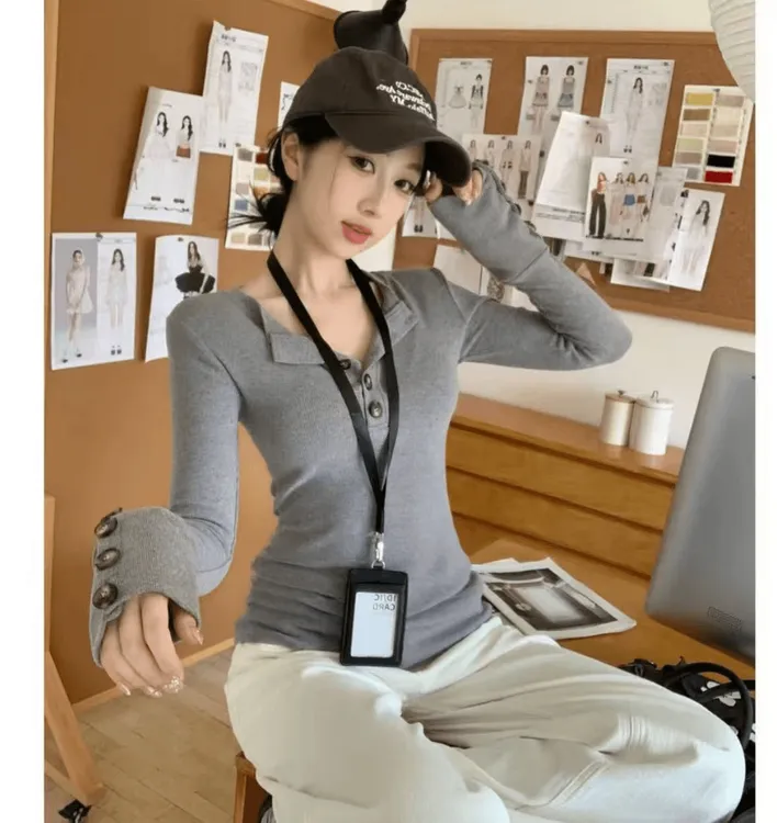 显瘦灰色磨毛正肩女款紧身纽扣T恤秋冬辣妹亨利领长袖上衣251019