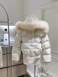 芬兰雪境纯色连帽大毛领棉服