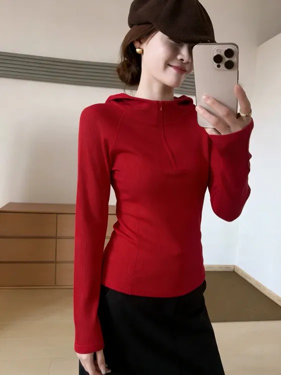 红色磨毛连帽半开领打底衫女长袖秋冬氛围感内搭小众设计感上衣服